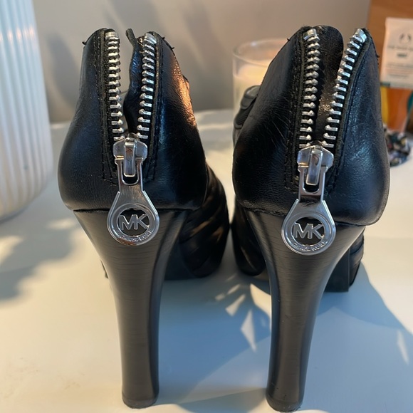 Michael Kors open toe heel size 5.5 - Picture 3 of 4